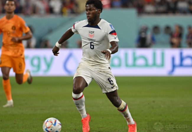 亚服新服的 亚服新服的